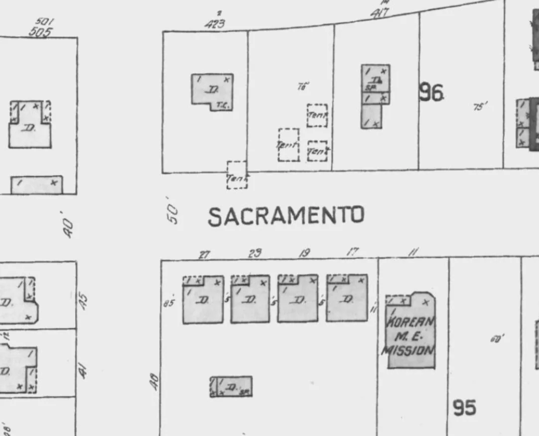 W. State Street와 Sacramento Avenue가 있는 1908년 레드랜즈 샌본 보험 지도. 건물은 색을 칠한 평면도와 지번으로 표시